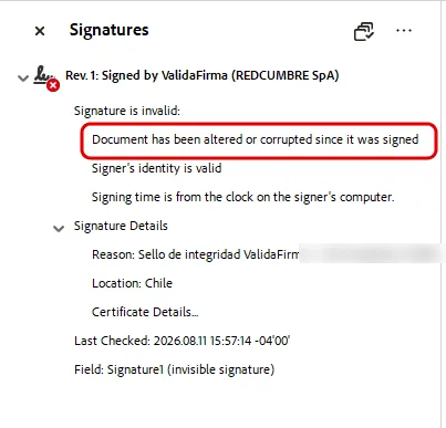 Panel de firmas en rojo con la línea Document has been altered or corrupted since it was signed recuadrada.